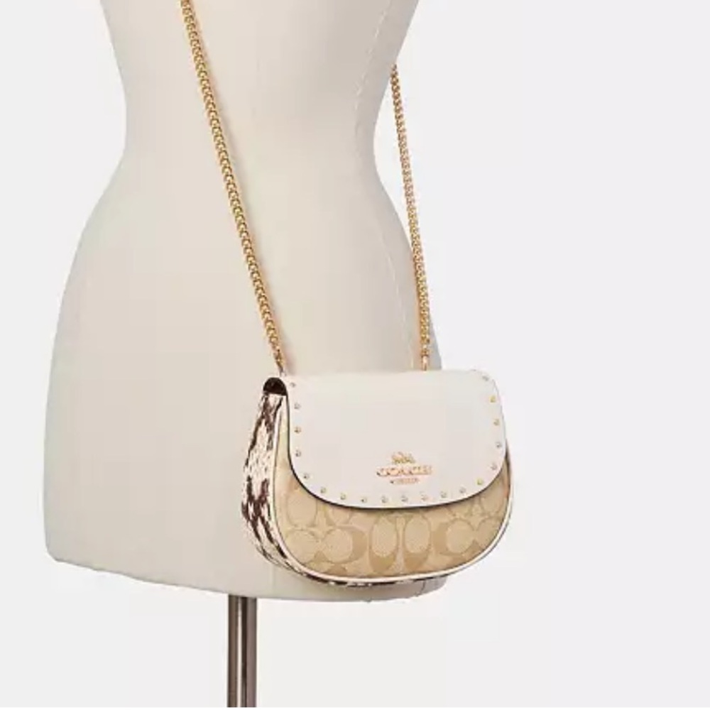 Coach Saddle Belt Bag In Signature Canvas - Picture 4 of 5